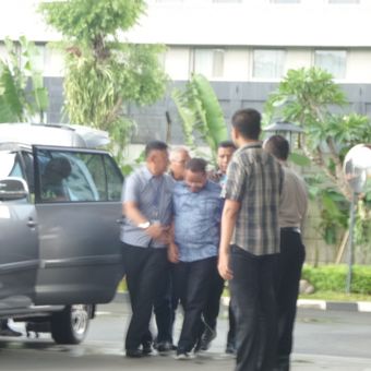 Empat pejabat yang merupakan anggota DPRD dan pejabat Pemerintah Provinsi Jambi tiba di Gedung KPK Jakarta, Rabu (29/11/2017).