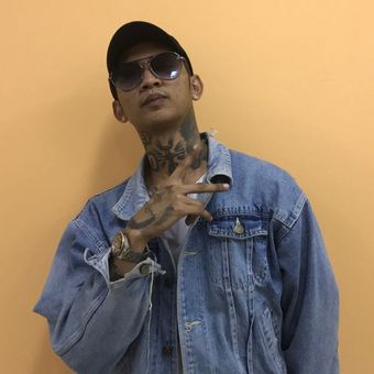 Dianggap Ucapkan Kata  Tak Senonoh Young  Lex  Dikecam Fans 