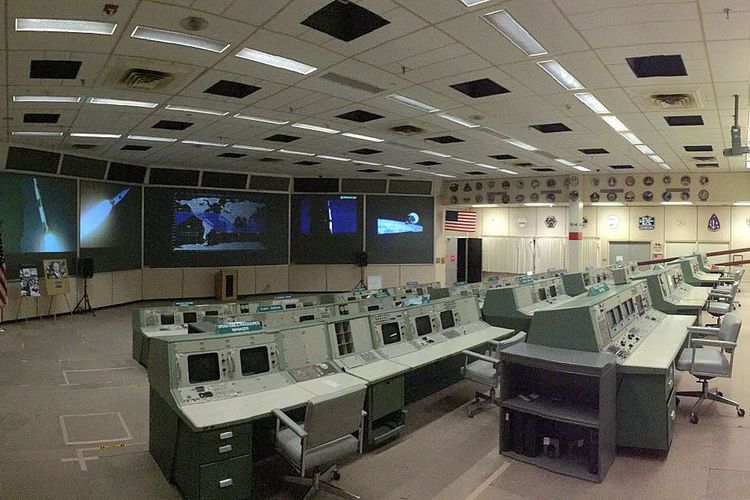 Ruangan ini berada di lantai tiga Johnson Space Center di Houston. 