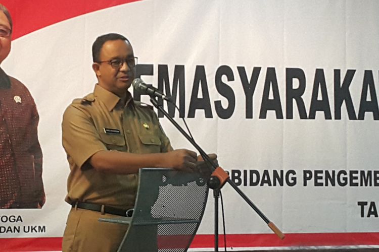 Gubernur DKI Jakarta Anies Baswedan membuka pelatihan kewirausahaan di Kantor Dinas Usaha Mikro Kecil Menengah dan Perdagangan (UMKMP) DKI Jakarta, Kelapa Gading, Jakarta Utara, Senin (17/10/2017).