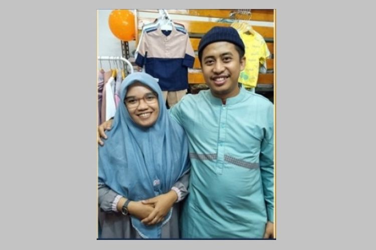Pasangan suami istri dari Bandung, Asad Askaruddin dan Salma Hanifah Wandani. Keduanya sukses membangun bisnis busana muslim khusus anak dengan merek Bunayya sejak 2014. 
