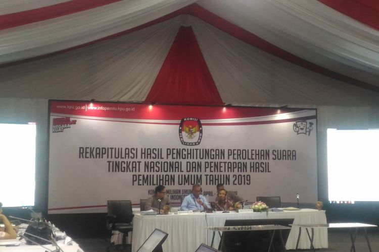 Rekapitulasi KPU di Gedung KPU, Jakarta Pusat, Rabu (15/5/2019). 