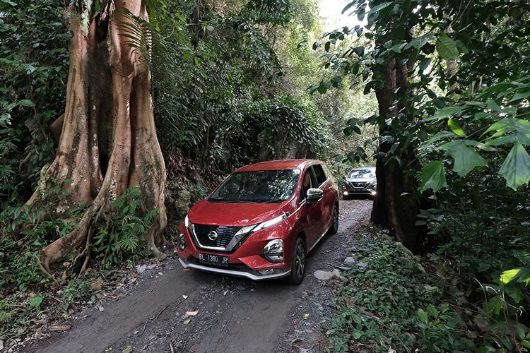 Tes perdana All new nissan Livina