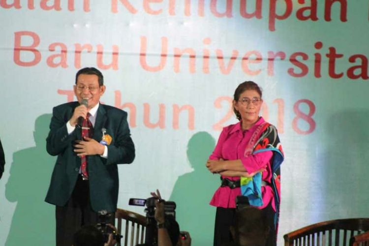 Menteri Kelautan dan Perikanan RI Susi Pudjiasuti saat mengisi kuliah umum dalam Pengenalan Kehidupan Kampus bagi Mahasiswa Baru Universitas Brawijaya, Kota Malang, Selasa (14/8/2018)