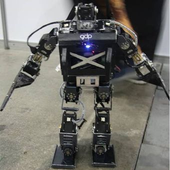 Robot buatan Tim UGM di ajang internasional, Korea Selatan