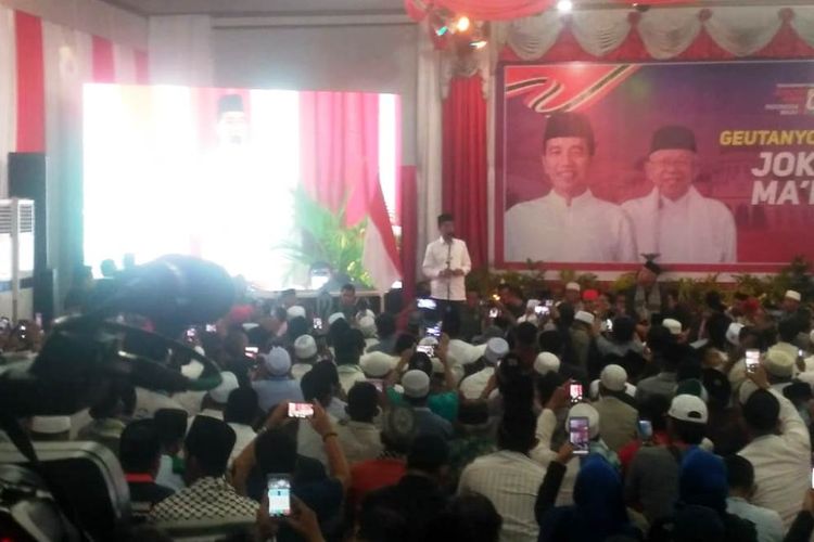 Jokowi saat berkampanye di Hotel Lido Graha, Lhokseumawe, Selasa (26/3/2019).