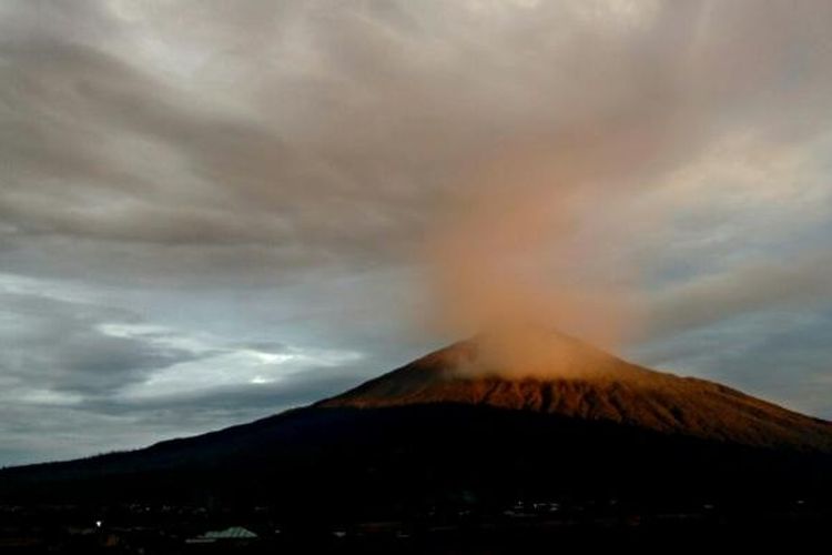 Foto 5 Fakta Gunung Kerinci Erupsi Warga Diminta Jauhi Radius 3 Km