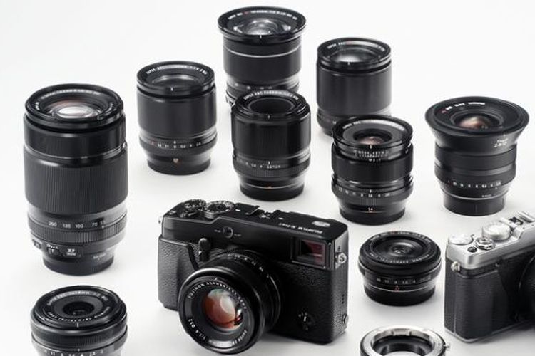 Deretan lensa untuk kamera mirrorless Fujifilm.