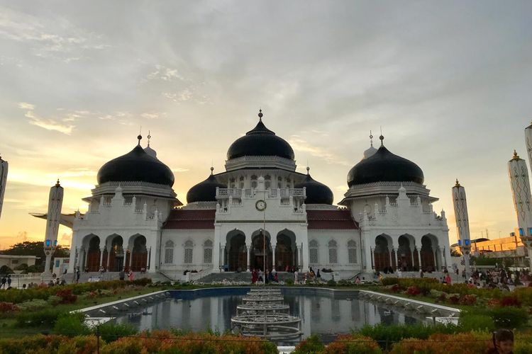 Masjid Raya Baiturrahman di Provinsi Aceh.