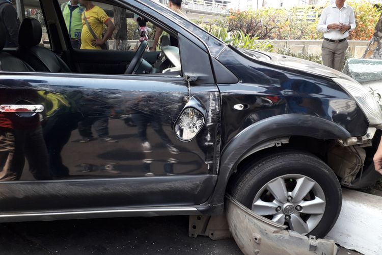 Kecelakaan tunggal di Jalan Kebayoran Lama, pengemudi malah tak sadar alami kecelakaan, Rabu (18/7/2018)