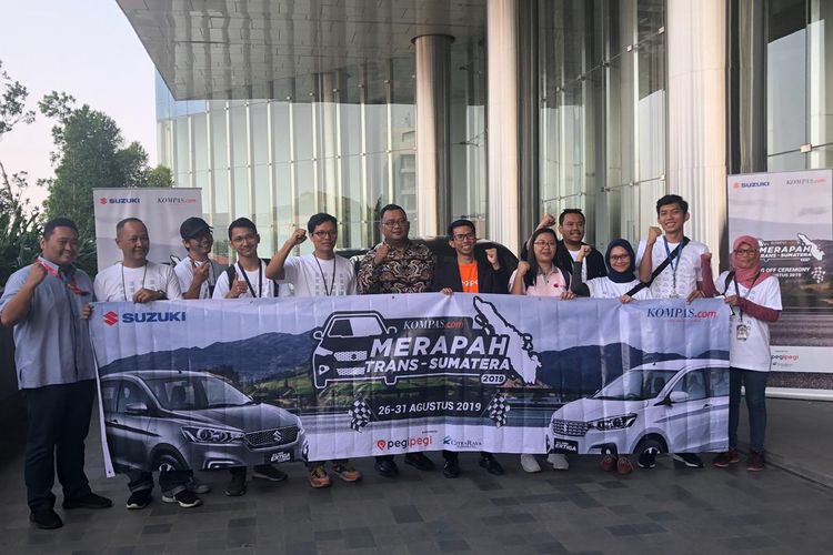 Pelepasan tim Merapah Trans Sumatera 2019 di Menara Kompas, Senin (26/8/2019).