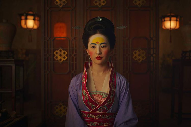 Liu Yifei, bintang laga Tiongkok, yang menjadi pemeran Hua Mulan dalam film live-action Mulan (2020).