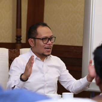 Menteri Ketenagakerjaan (Menaker) Muhammad Hanif Dhakiri saat menerima perwakilan Serikat Pekerja Cipta Kekar TPI (MNC TV) di Jakarta, Senin (18/2/2019).
 