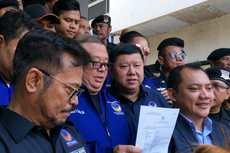 Partai Nasional Demorkat (Nasdem) diwakili Ketua Bidang Hukum, Advokasi, dan HAM Partai Nasdem Taufik Basari dan sejumlah kader Nasdem melaporkan politikus Rizal Ramli ke Sentra Pelayanan Kepolisian Terpadu (SPKT) Polda Metro Jaya, Senin (17/9/2018).