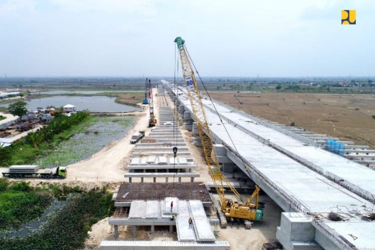 Jalan Tol Krian-Legundi-Bunder-Manyar (KLBM) seksi 1-3 ditargetkan beroperasi pada akhir 2019.