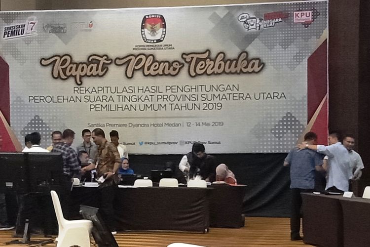 KPU Sumut kembali meminta perpanjangan waktu untuk rapat pleno terbuka rekapitulasi hasil penghitungan suara tingkat provinsi yang harusnya selesai pada Minggu (12/5/2019)