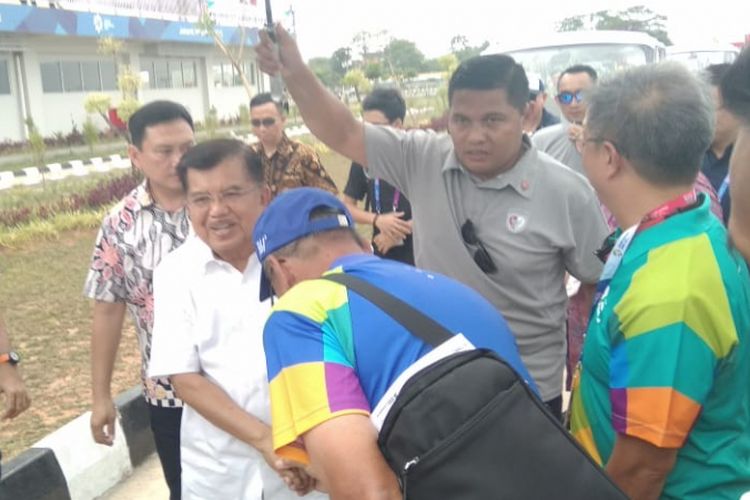 Wapres Jusuf Kalla saat berkunjung ke kompleks Jakabaring Sport City (JSC) Palembang, Sumatera Selatan, Minggu (26/8/2018).
