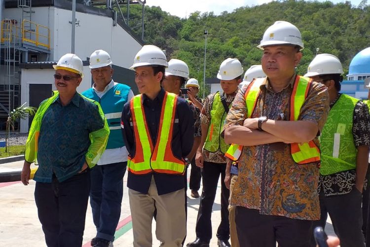 Wakil Menteri ESDM Arcandra Tahar beserta jajaran KESDM dan PLN meninjau PLTMG Flores di Manggarai Barat, NTT, Jumat (4/1/2019).