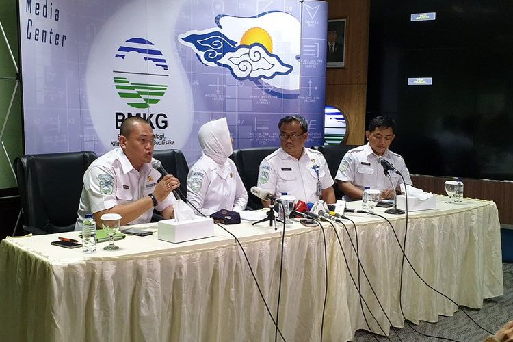 Penjelasan BMKG mengenai gempa yang terjadi di kawasan Mamberamo, Papua dan Laut Banda pada Senin (24/6/2019)