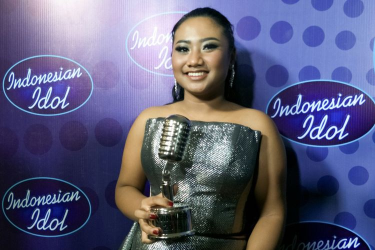 Juara Indonesian Idol 2018, Maria Simorangkir, hadir dalam jumpa pers di Ecovention, Taman Impian Jaya Ancol, Jakarta Utara, Selasa (24/4/2018).