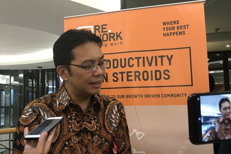 Direktur Keuangan PT Astra Honda Motor Erik T. Sadikin di Jakarta, Rabu (21/11/2018)