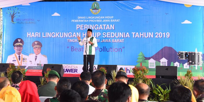 Wakil Gubernur Jawa Barat Uu Ruzhanul Ulum menghadiri perayaan Hari Lingkungan Hidup Sedunia Tingkat Provinsi Jawa Barat di Gedung Sate, Kota Bandung, Kamis (25/07/2019).
