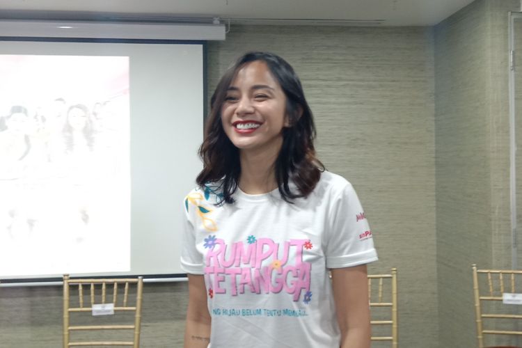 Kirana Larasati menghadiri jumpa pers film Rumput Tetangga di Sampoerna Strategic Square, Sudirman, Jakarta Pusat, Kamis (21/3/2019).