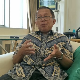 Wakil Ketua Tim Kampanye Nasional pasangan Joko Widodo-Maruf Amin (TKN) Arsul Sani saat ditemui di ruang kerjanya, Kompleks, Parlemen, Senayan, Jakarta, Selasa (26/3/2019).