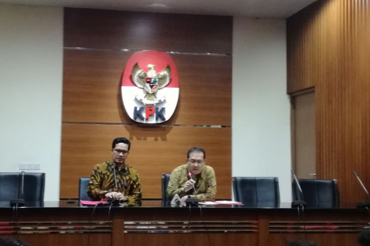 Juru Bicara KPK Febri Diansyah dan Wakil Ketua KPK Saut Situmorang