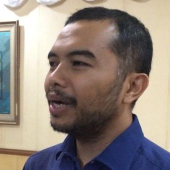 Koordinator Indonesian Corruption Watch (ICW) Adnan Topan Husodo dalam Diskusi Berseri Madrasah Anti Korupsi Seri 11 di Jakarta, Senin (19/9/2016).