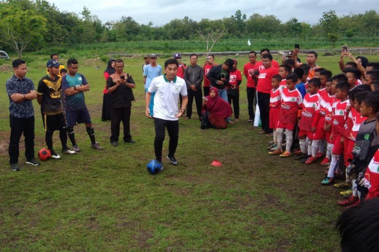 PSS Sleman, Seto Nurdiantoro Saat Memberikan Coaching clinik di Lapangan Siraman, Wonosari, Gunungkidul