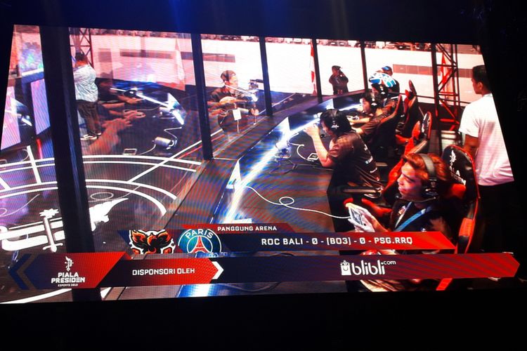 Pertandingan babak final kejuaraan e-sports Piala Presiden 2019 antara PSG.RRQ vs ROC Bali di Istora Senayan, Jakarta, Sabtu (30/3/2019).