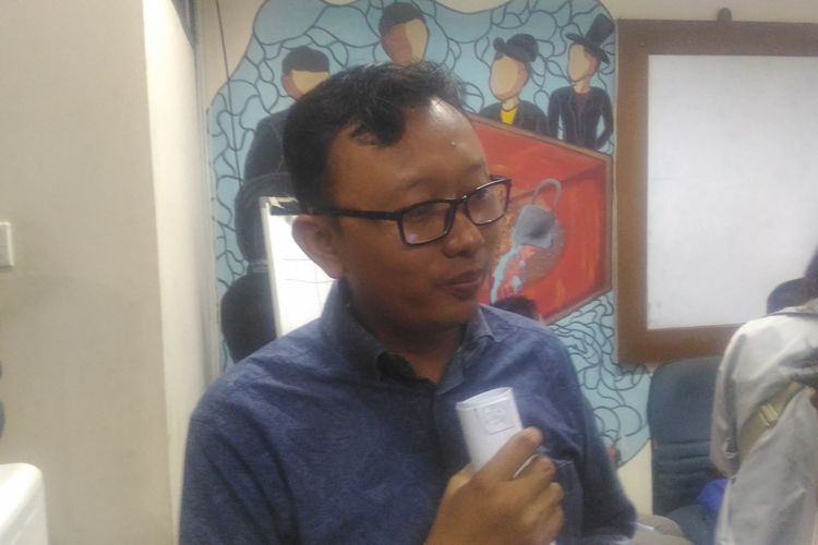 Ketua YLBHI Bidang Advokasi Muhamaf Isnur dalam konferensi persnya di kantor YLBHI, Jakarta Pusat, Senin (1/7/2019). 