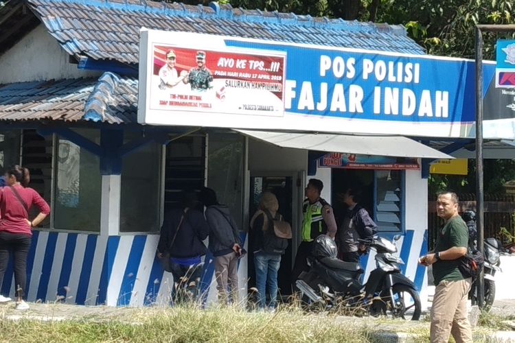Pos polisi lalu lintas Fajar Indah Jajar, Kecamatan Laweyan, Solo, Jawa Tengah, Jumat (24/5/2019).