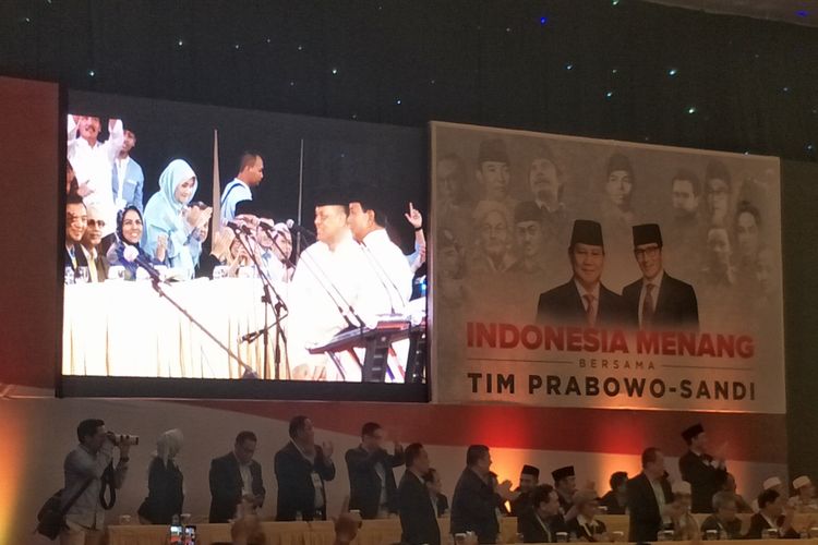 Mantan Panglima TNI Gatot Nurmantyo hadir dalam acara pidato kebangsaan calon presiden nomor urut 02 Prabowo Subianto di Dyandra Convention Hall, Surabaya, Jawa Timur, Jumat (12/4/2019).