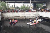 Petugas Sebut Ada 3 Buaya di Kali Grogol, Terbesar Berukur an 2,5 Meter