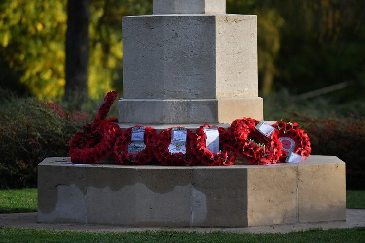 Tugu peringatan Perang Dunia I di pemakaman militer St Symphorien, Mons, Belgia. Di sini dimakamkan prajurit pertama dan terakhir Inggris yang gugur di Perang Dunia I.