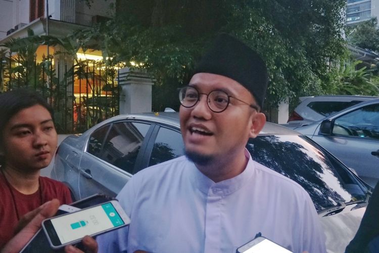 Koordinator juru bicara Badan Pemenangan Nasional (BPN) Dahnil Anzar Simanjuntak saat ditemui di kediaman Prabowo, Jalan Kertanegara, Jakarta Selatan, Senin (19/11/2018).
