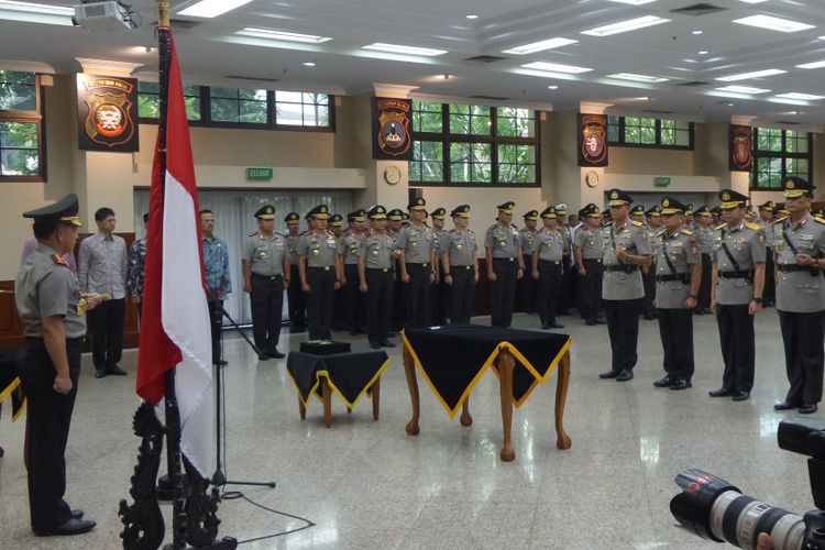 Kapolri Jenderal Pol Tito Karnavian melantik empat perwira tinggi Polri di Rupatama Mabes Polri, Jakarta, Selasa (19/9/2017).