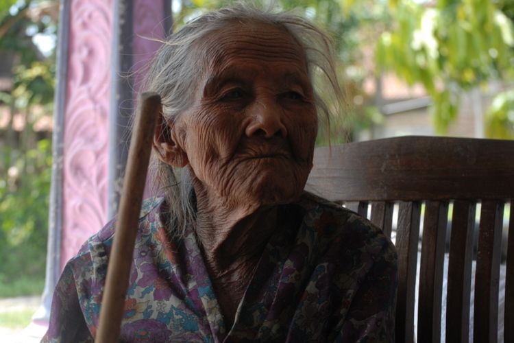 Mbah Satiyah saat ditemui ?di rumah anaknya yang kelima, Sukayah (53) di Desa Karanganyar, Kecamatan Purwodadi, Kabupaten Grobogan, Minggu (11/3/2018).?