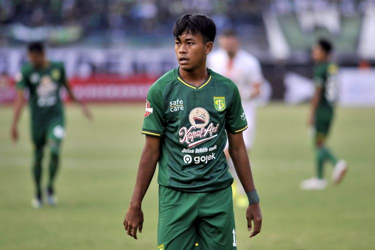 Penampilan perdana Muhammad Supriadi bersama Persebaya Surabaya pada Pekan 16 Liga 1 2019 melawan Persija Jakarta yang berakhir dengan skor 1-1 di Stadion Gelora Bung Tomo Surabaya, Jawa Timur, Sabtu (24/08/2019) sore. 