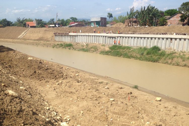 Normalisasi Sungai Cabean di Kecamatan Karangawen, Kabupaten Demak, Rabu (18/10/2017)