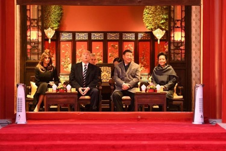 Presiden AS Donald Trump dan Melania Trump bersama dengan Presiden China Xi Jinping dan Peng Liyuan.