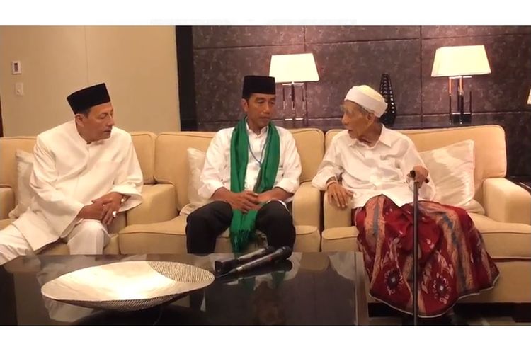 Calon presiden Joko Widodo bertemu KH Maimoen Zubair dan Habib Luthfi bin Yahya sebelum menghadiri Rapat Umum Rakyat di Gelora Bung Karno, Jakarta, Sabtu (13/4/2019) sore.
