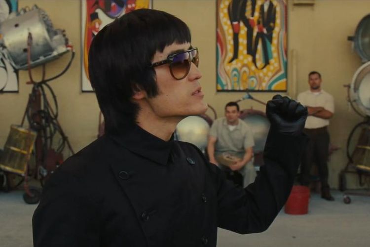 Aktor Mike Moh sebagai Bruce Lee dalam film Once Upon A Time ... In Hollywood yang disutradarai Quentin Tarantino.