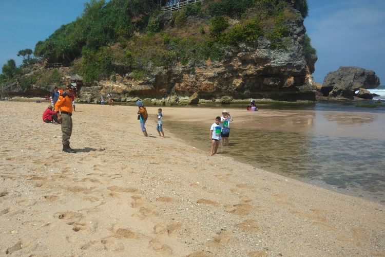 Pantai Drini, Desa Banjarejo, Tanjungsari, Gunungkidul, DI Yogyakarta