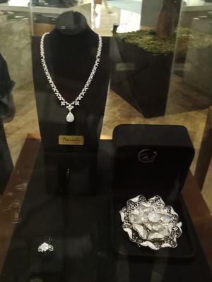 Koleksi perhiasan Wanda House of Jewels yang akan dibawakan di gelaran Objects of Desire jewellery show di Plaza Indonesia.