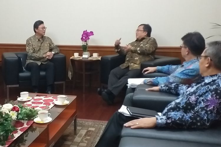 Menteri Perencanana Pembangunan Nasional/Kepala Bappenas Bambang Brodjonegoro melalukan pertemuan bilateral dengan kedutaan besar Korea Selatan di kantor bappenas, Jakarta, Selasa (4/12/2018).