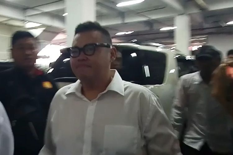 Komedian dan presenter Reza Bukan hendak menjalani sidang perdana kasus narkoba di Pengadilan Negeri Jakarta Barat, Jalan S. Parman, Slipi, Rabu (30/10/2018).