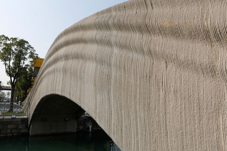 Jembatan beton 3 dimensi (3D) di Shanghai, China.
